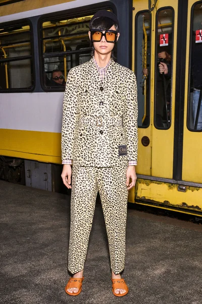 Look 18